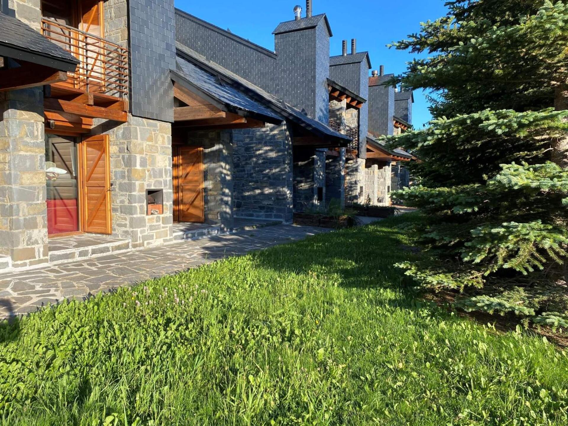 Chalet Los Ibones - Lodge Formigal Eksteriør bilde